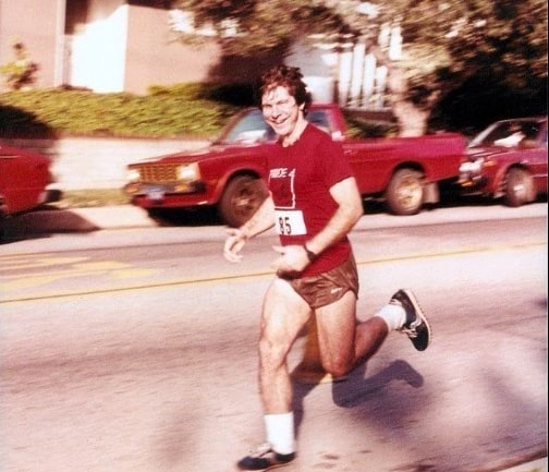A young photo of Hal Finney running